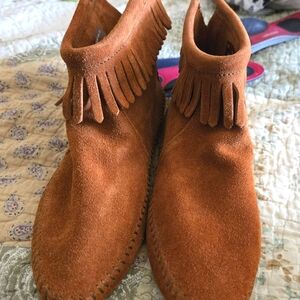 Minnetonka soft sole moccasins